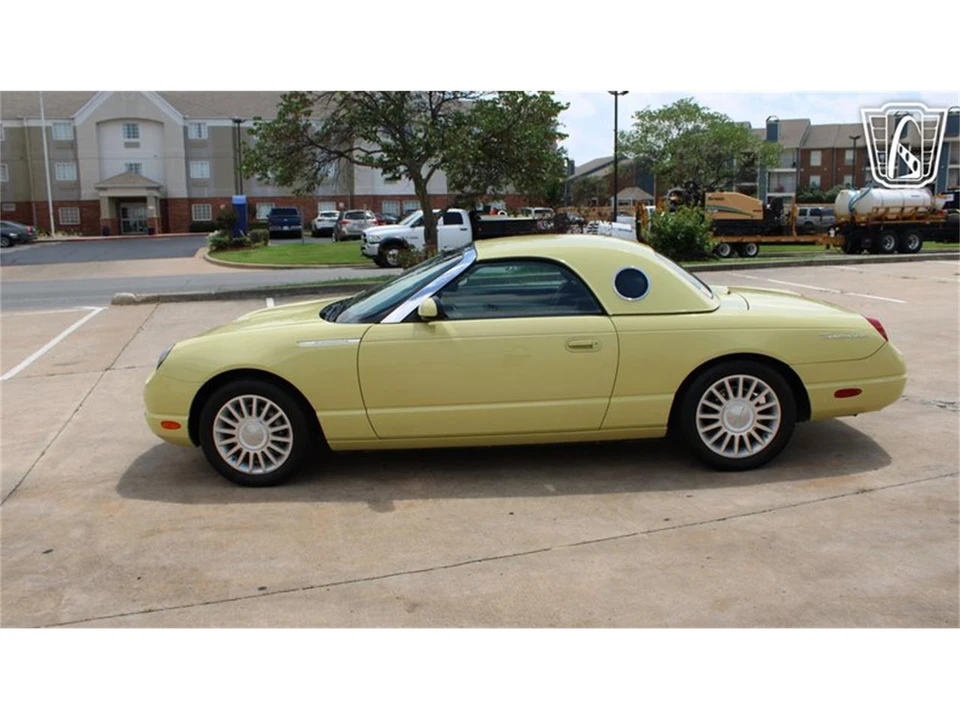 2005 Ford Thunderbird 11th Gen - Image 22 of 31