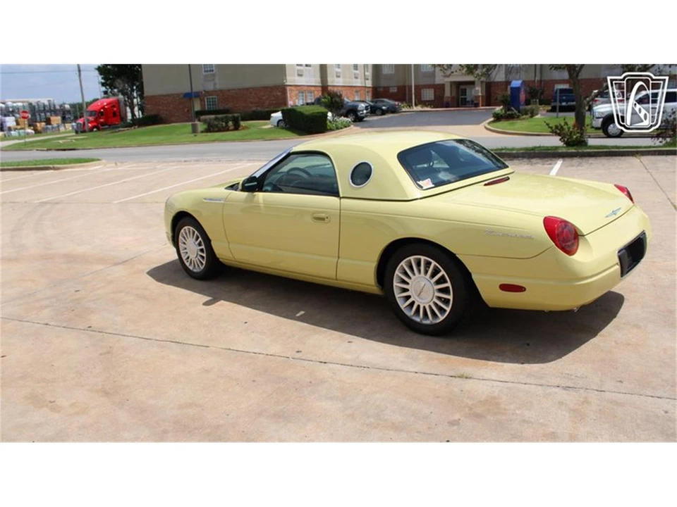 2005 Ford Thunderbird 11th Gen - Image 23 of 31