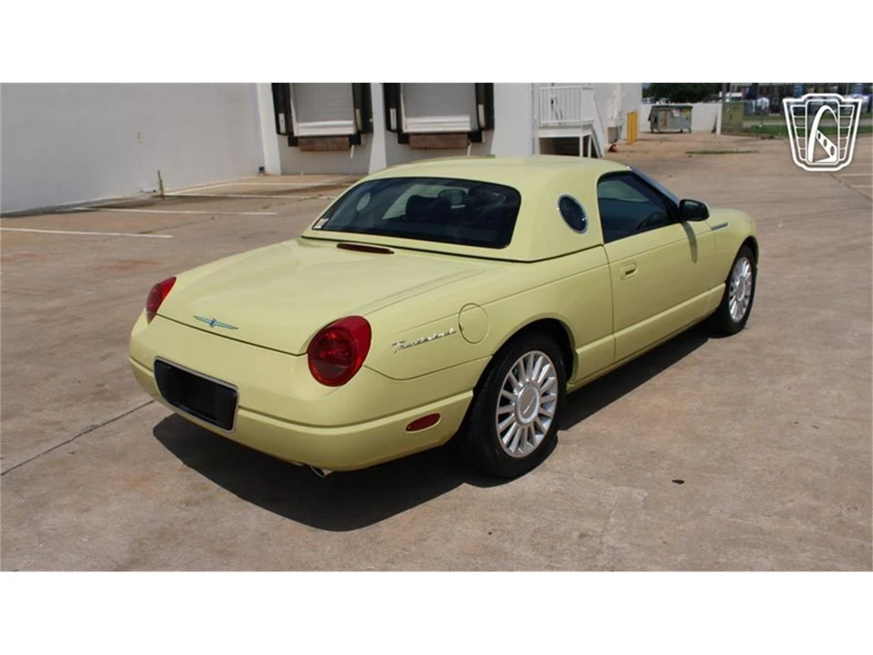 2005 Ford Thunderbird 11th Gen - Image 24 of 31