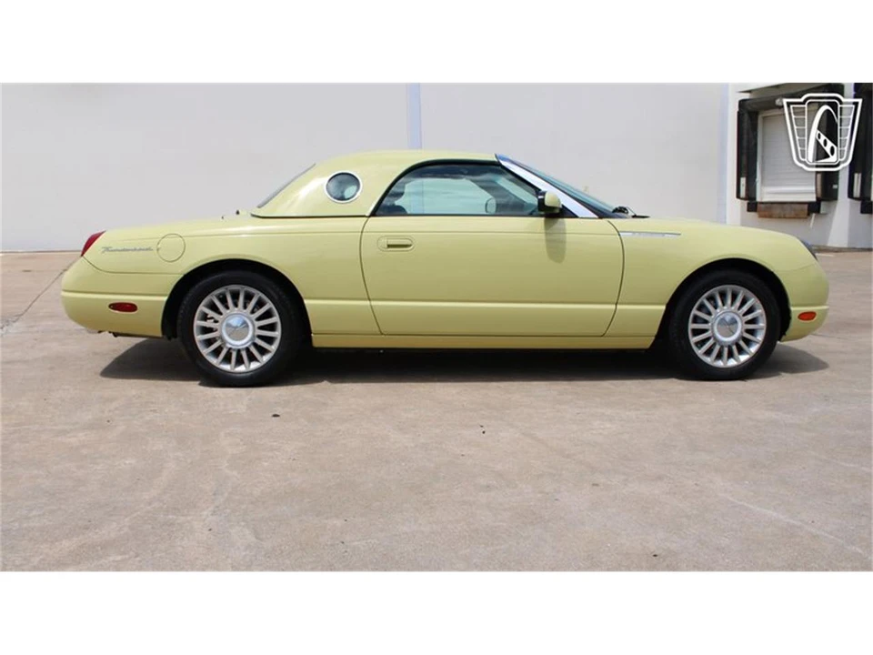 2005 Ford Thunderbird 11th Gen - Image 30 of 31