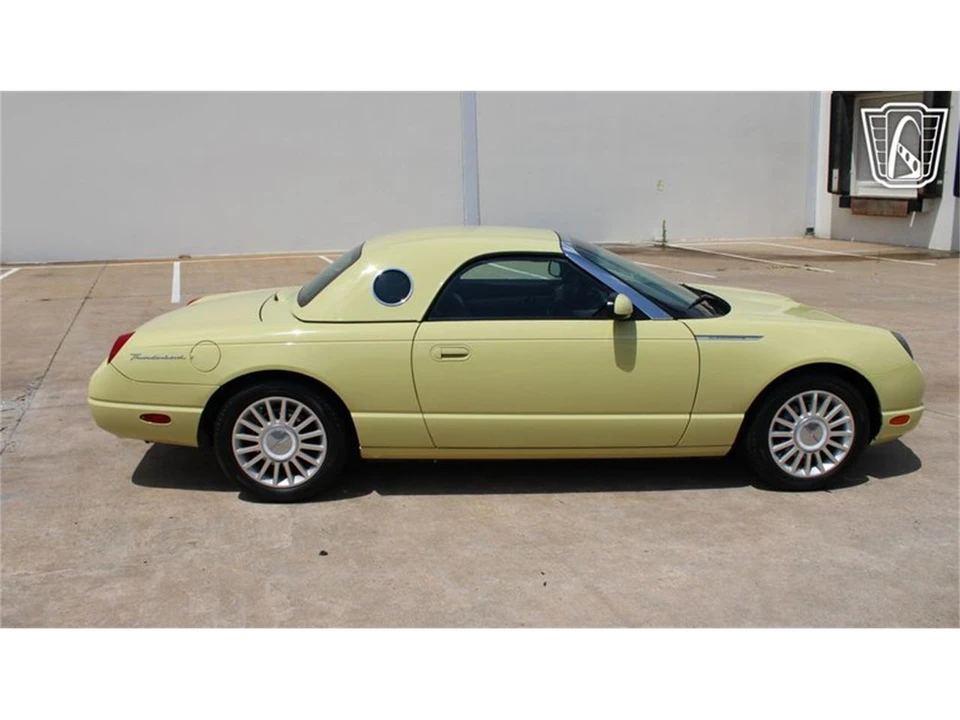 2005 Ford Thunderbird 11th Gen - Image 25 of 31