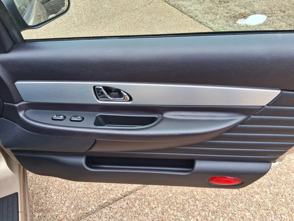 2005 Ford Thunderbird 11th Gen - Image 12 of 17