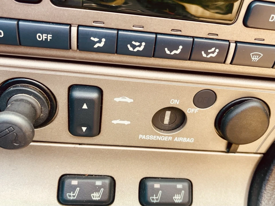 2005 Ford Thunderbird 11th Gen - Image 8 of 21