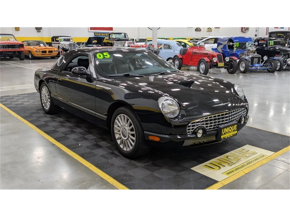 2005 Ford Thunderbird 11th Gen - Image 2 of 9