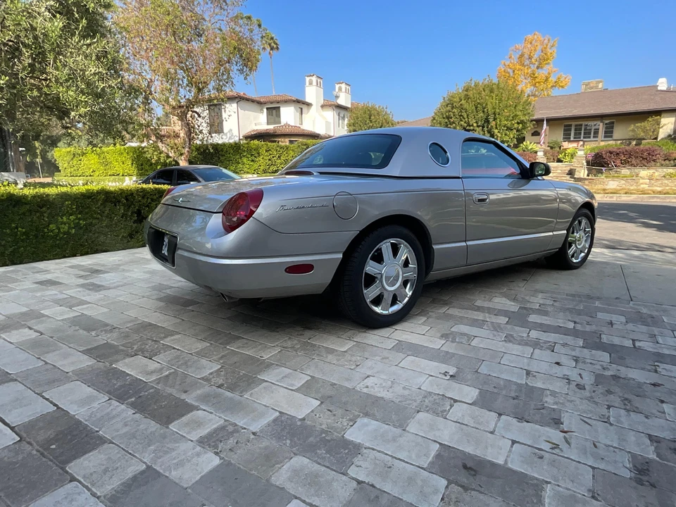 2005 Ford Thunderbird 11th Gen - Image 26 of 31