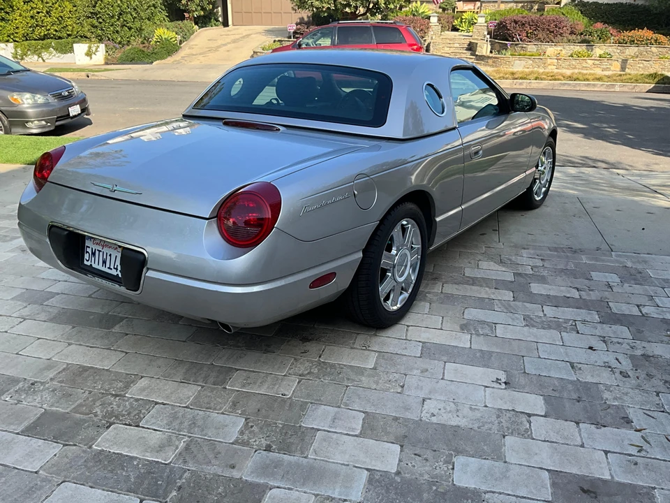 2005 Ford Thunderbird 11th Gen - Image 25 of 31