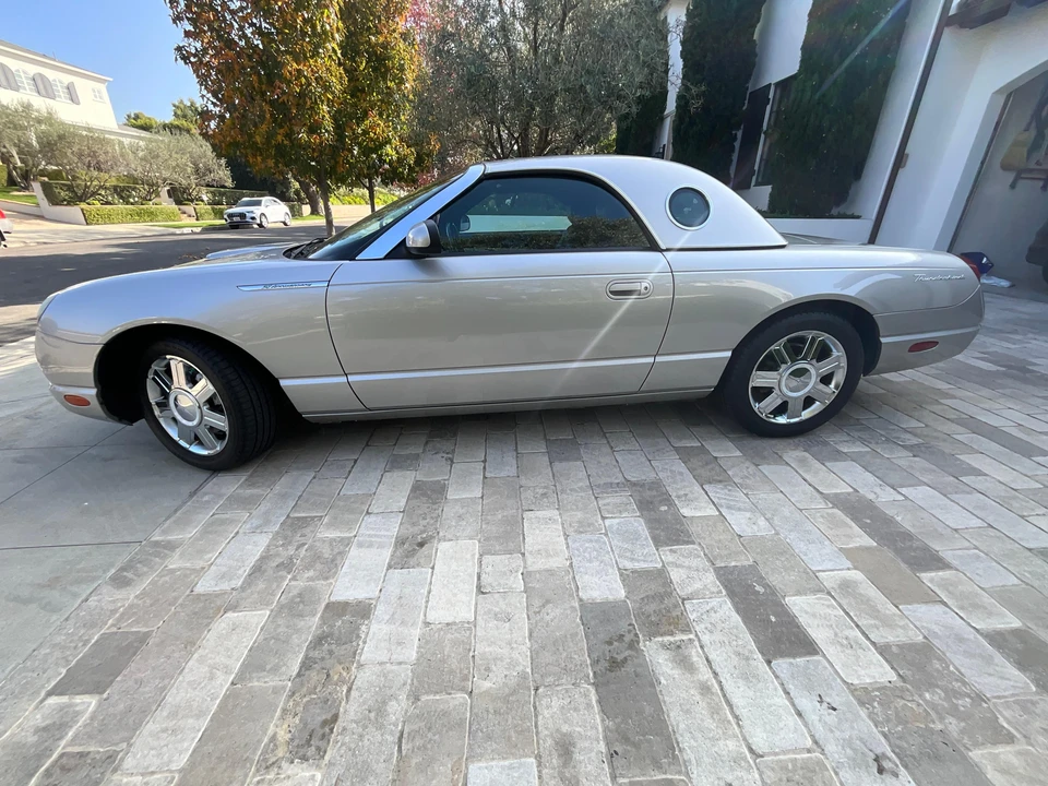 2005 Ford Thunderbird 11th Gen - Image 16 of 31