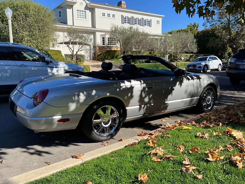 2005 Ford Thunderbird 11th Gen - Image 27 of 31