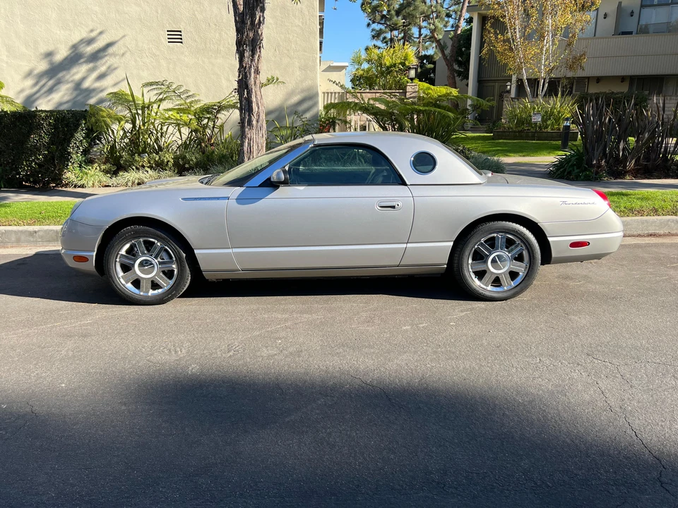 2005 Ford Thunderbird 11th Gen - Image 15 of 31