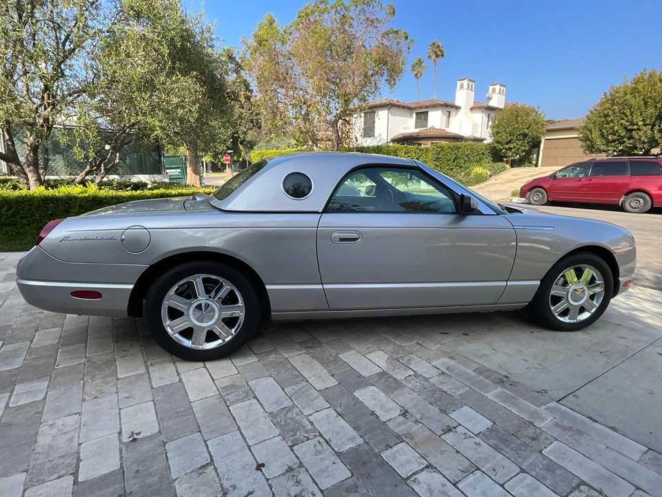 2005 Ford Thunderbird 11th Gen - Image 28 of 31