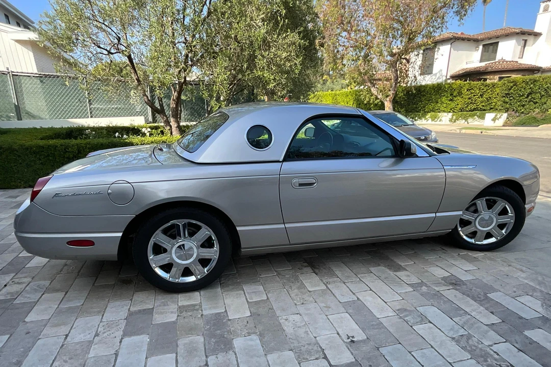 2005 Ford Thunderbird 11th Gen - Image 3 of 31