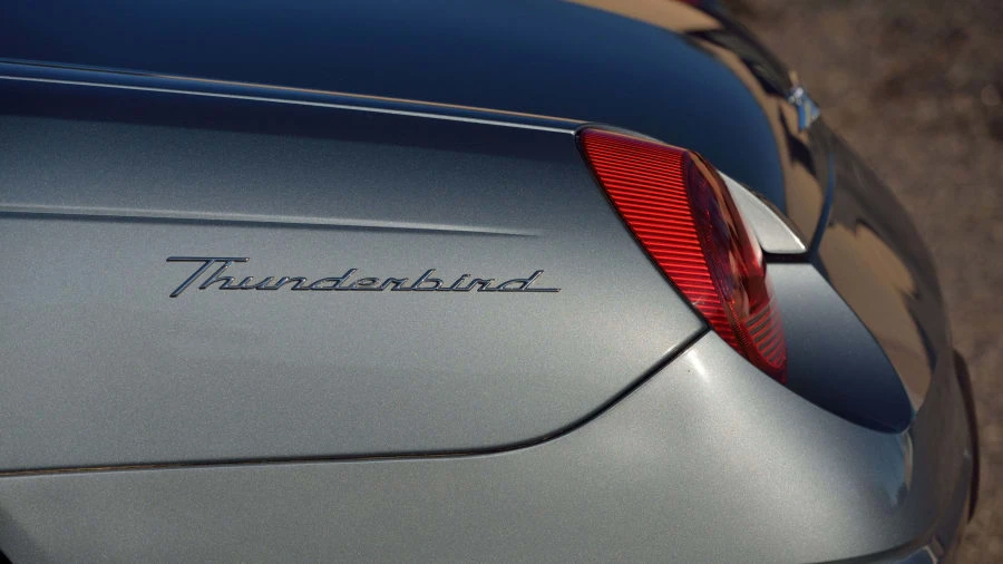 2005 Ford Thunderbird 11th Gen - Image 16 of 24