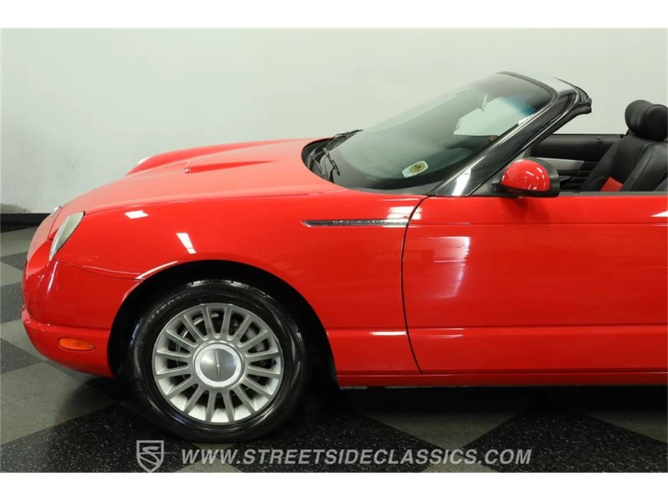 2005 Ford Thunderbird 11th Gen - Image 23 of 31