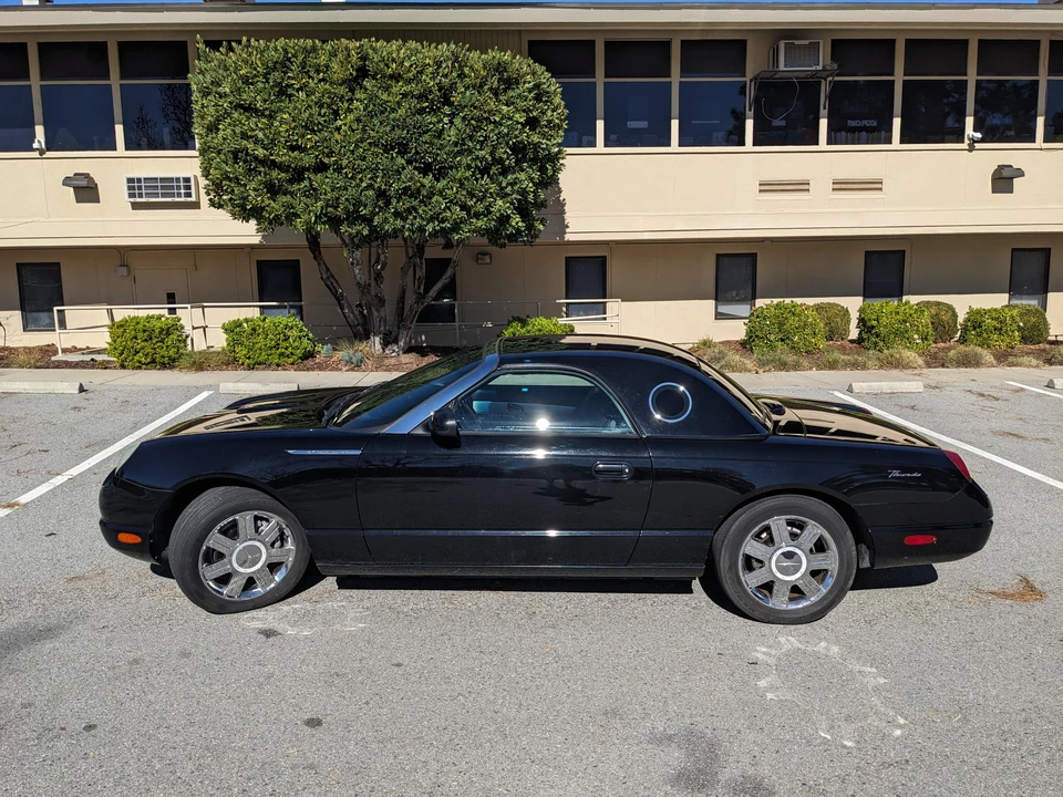 2005 Ford Thunderbird 11th Gen - Image 17 of 31