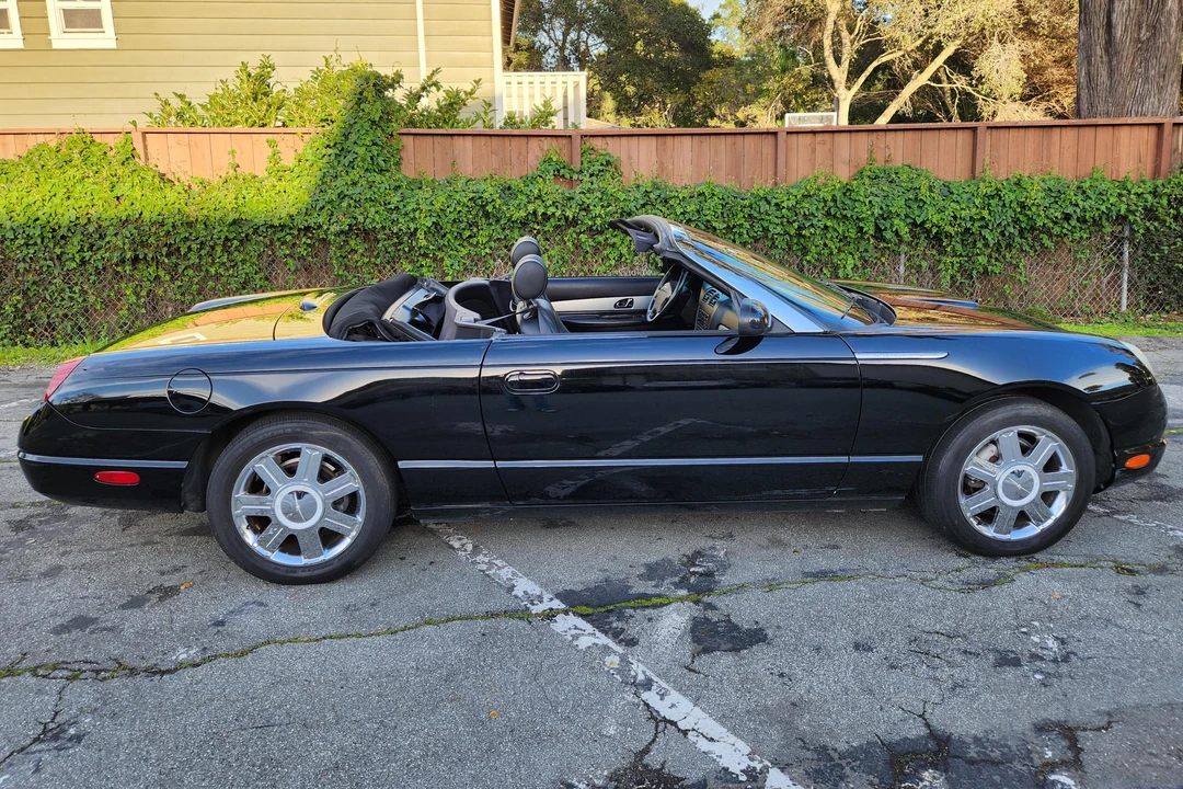 2005 Ford Thunderbird 11th Gen - Image 3 of 31