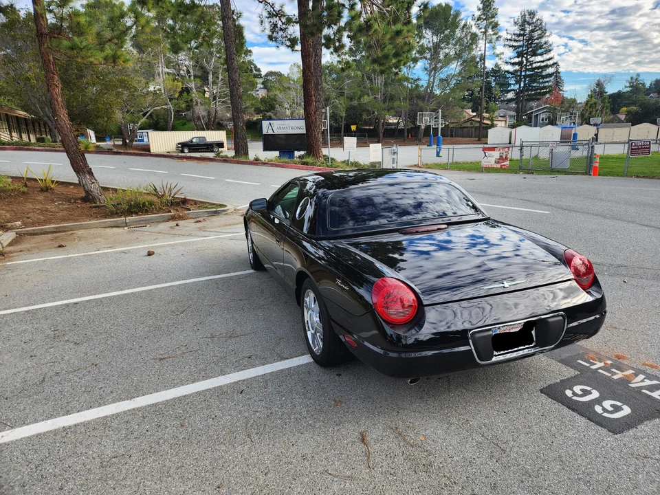2005 Ford Thunderbird 11th Gen - Image 18 of 31