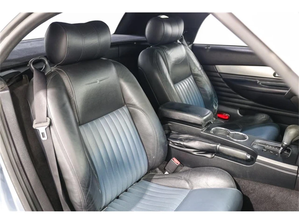 2005 Ford Thunderbird 11th Gen - Image 23 of 31