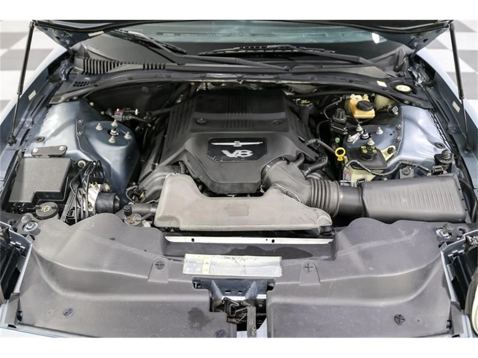 2005 Ford Thunderbird 11th Gen - Image 26 of 31