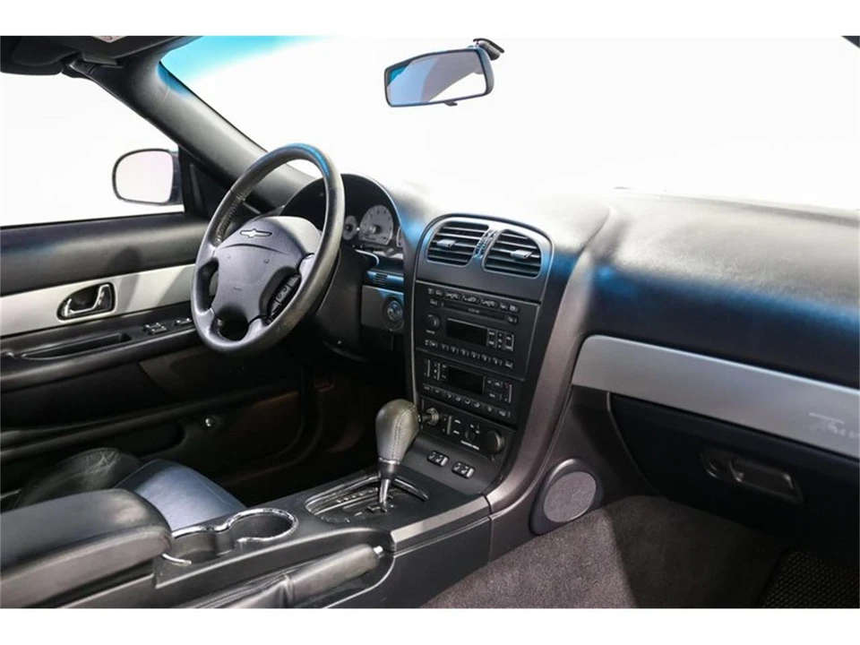 2005 Ford Thunderbird 11th Gen - Image 24 of 31