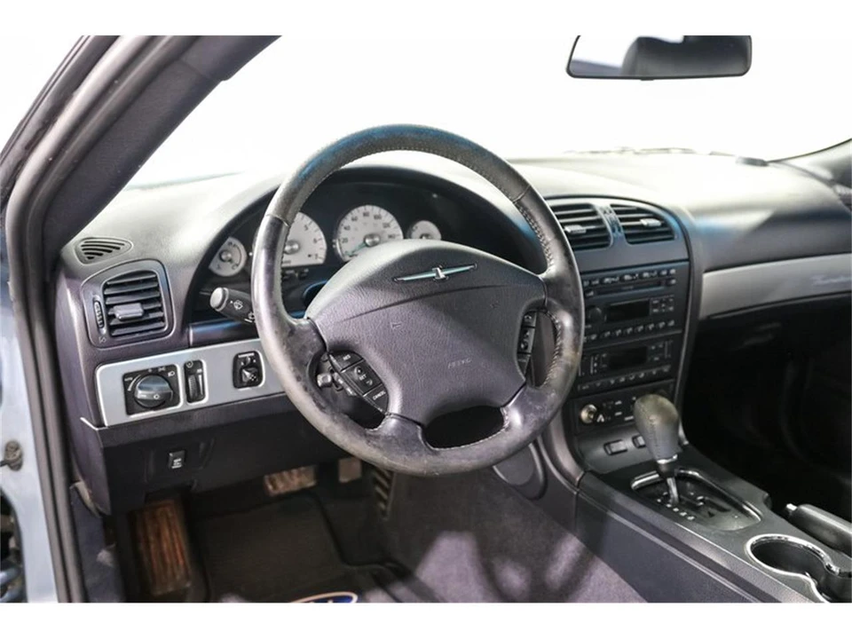 2005 Ford Thunderbird 11th Gen - Image 18 of 31