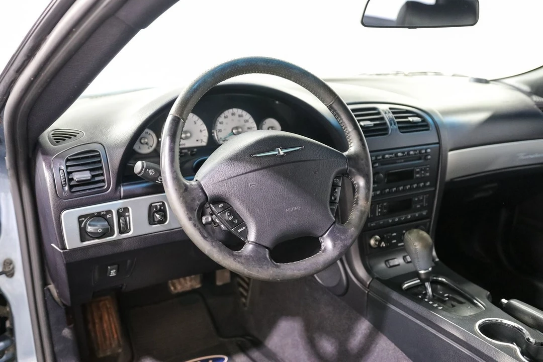 2005 Ford Thunderbird 11th Gen - Image 18 of 31