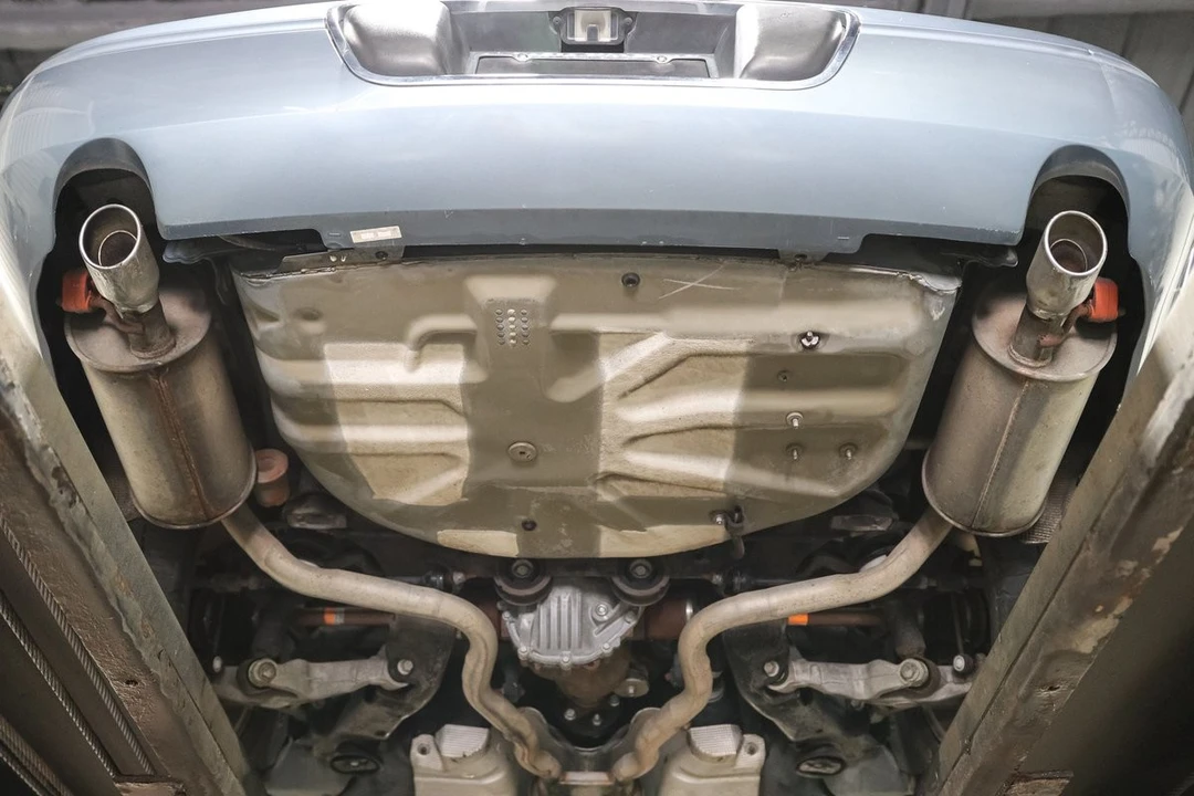 2005 Ford Thunderbird 11th Gen - Image 28 of 31