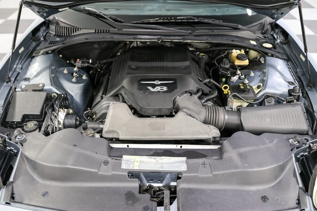 2005 Ford Thunderbird 11th Gen - Image 26 of 31
