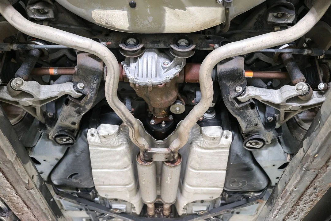 2005 Ford Thunderbird 11th Gen - Image 29 of 31
