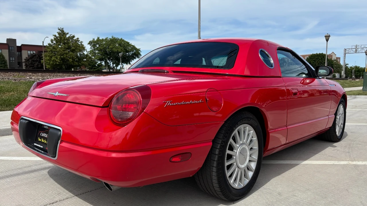 2005 Ford Thunderbird 11th Gen - Image 7 of 26