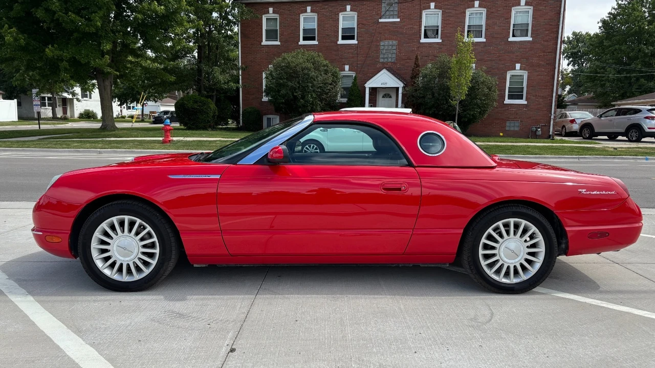 2005 Ford Thunderbird 11th Gen - Image 4 of 26