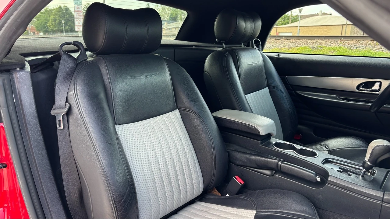 2005 Ford Thunderbird 11th Gen - Image 16 of 26
