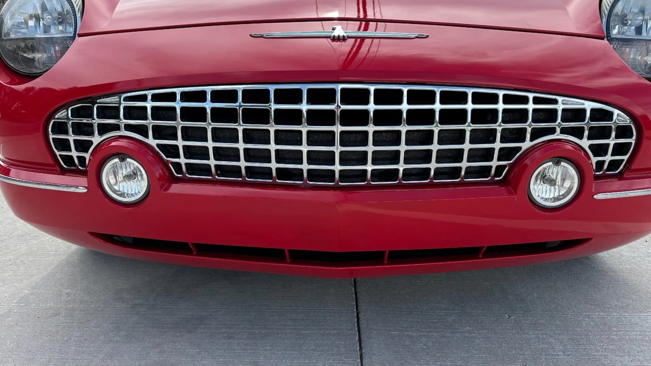 2005 Ford Thunderbird 11th Gen - Image 21 of 26
