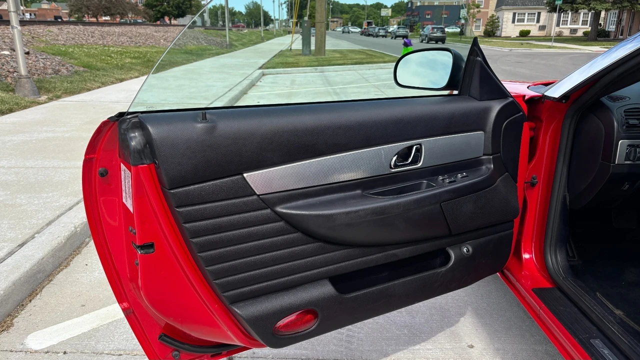 2005 Ford Thunderbird 11th Gen - Image 9 of 26