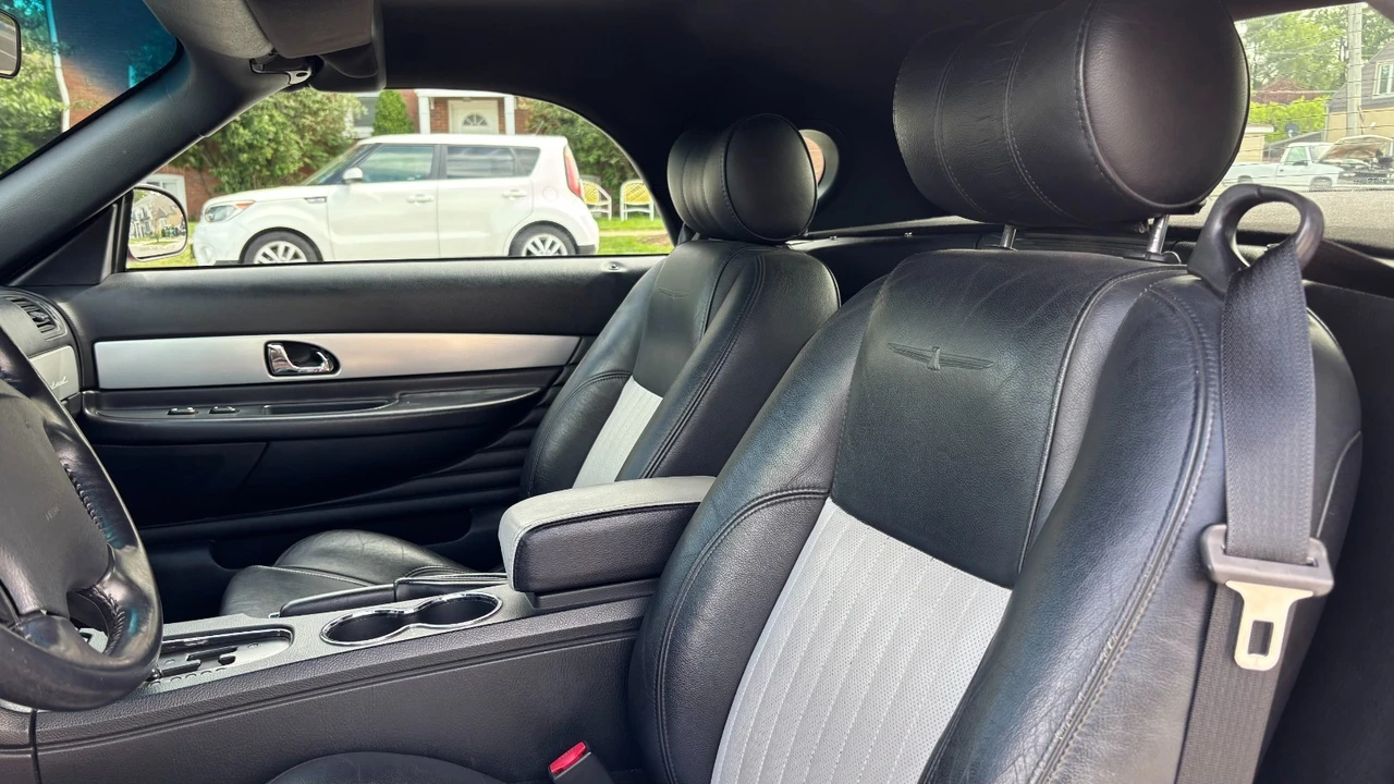 2005 Ford Thunderbird 11th Gen - Image 11 of 26