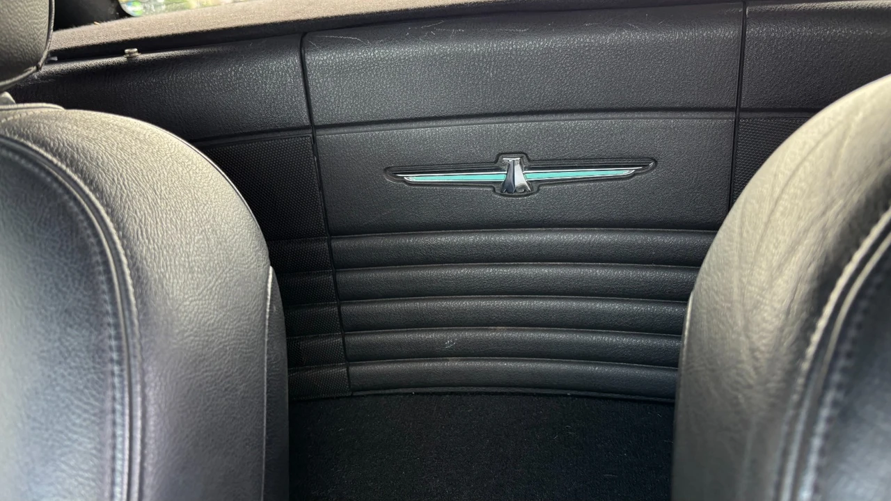 2005 Ford Thunderbird 11th Gen - Image 23 of 26
