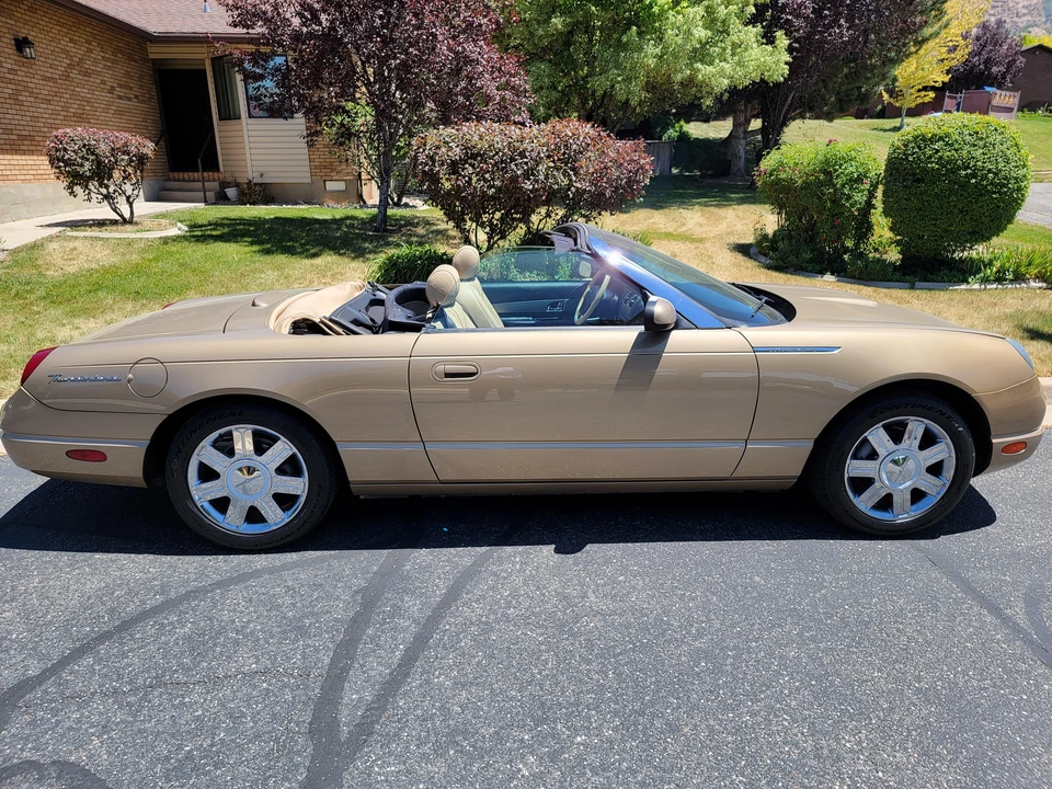 2005 Ford Thunderbird 11th Gen - Image 12 of 14