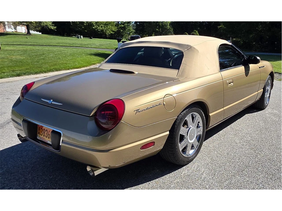 2005 Ford Thunderbird 11th Gen - Image 11 of 31