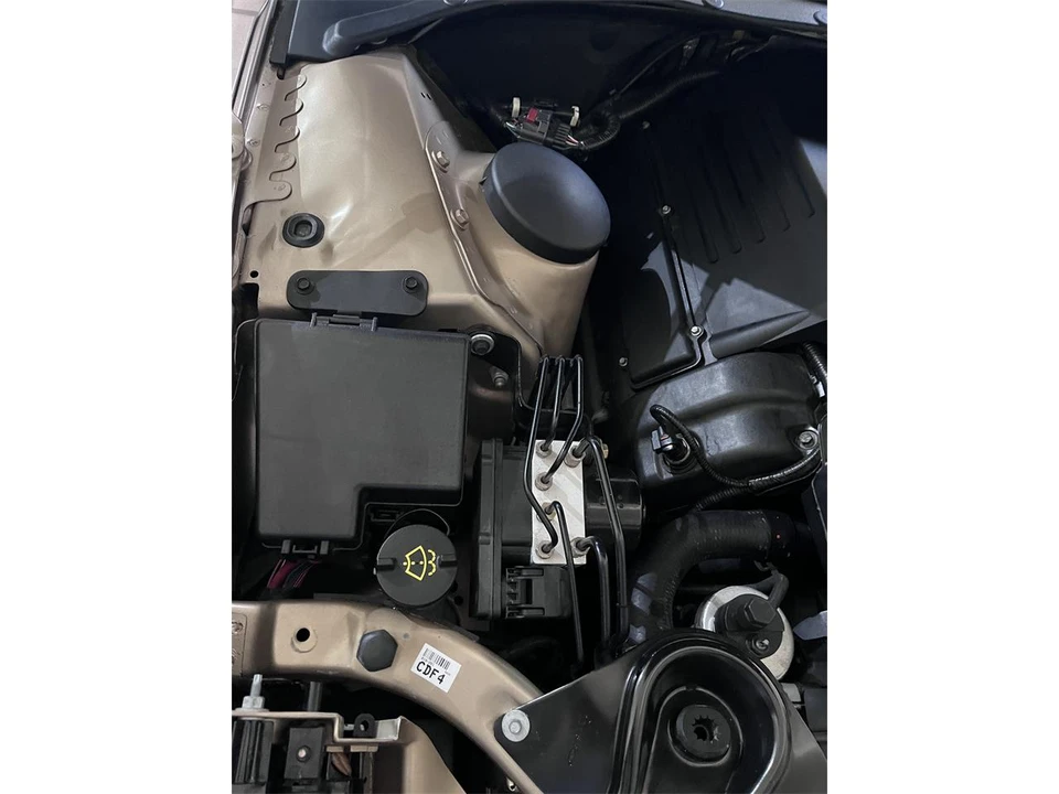 2005 Ford Thunderbird 11th Gen - Image 19 of 31