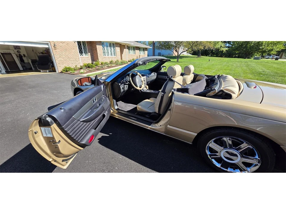 2005 Ford Thunderbird 11th Gen - Image 20 of 31