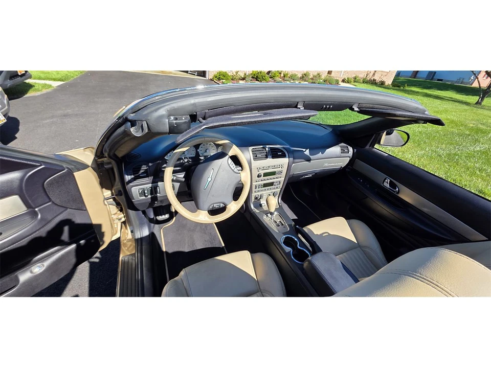 2005 Ford Thunderbird 11th Gen - Image 21 of 31