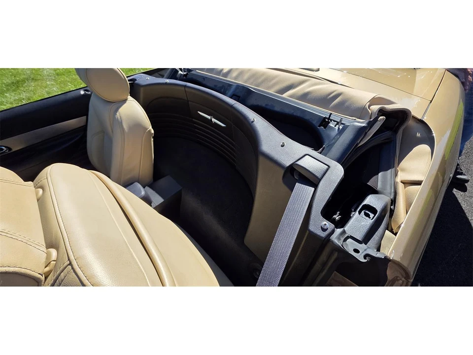 2005 Ford Thunderbird 11th Gen - Image 23 of 31