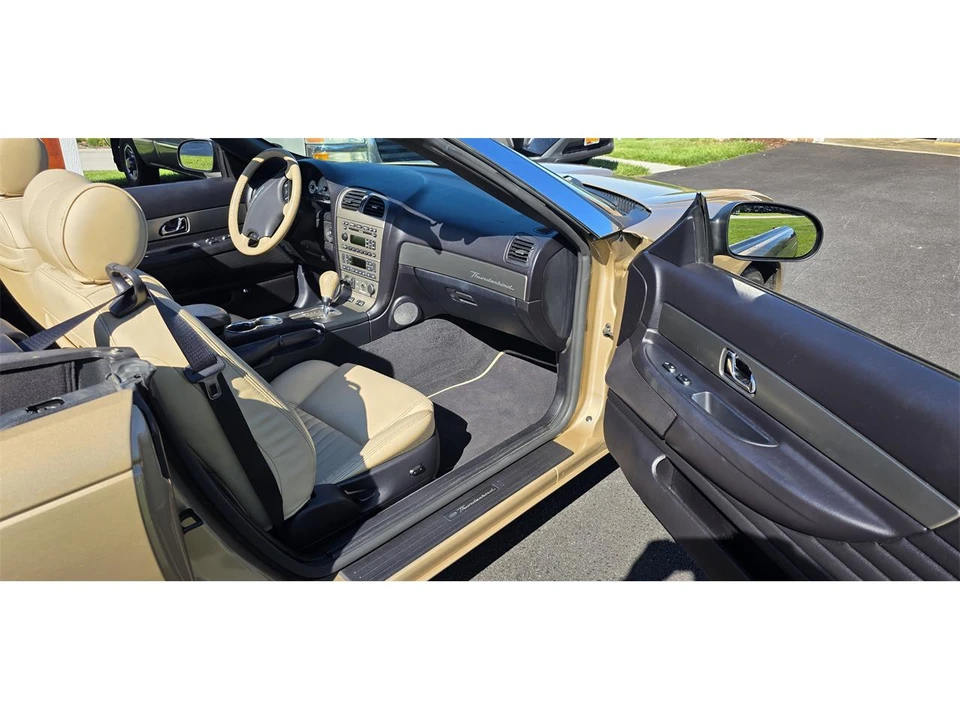 2005 Ford Thunderbird 11th Gen - Image 25 of 31