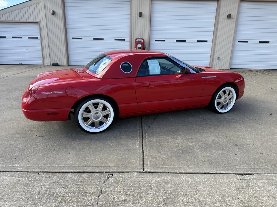 2005 Ford Thunderbird 11th Gen - Image 2 of 11