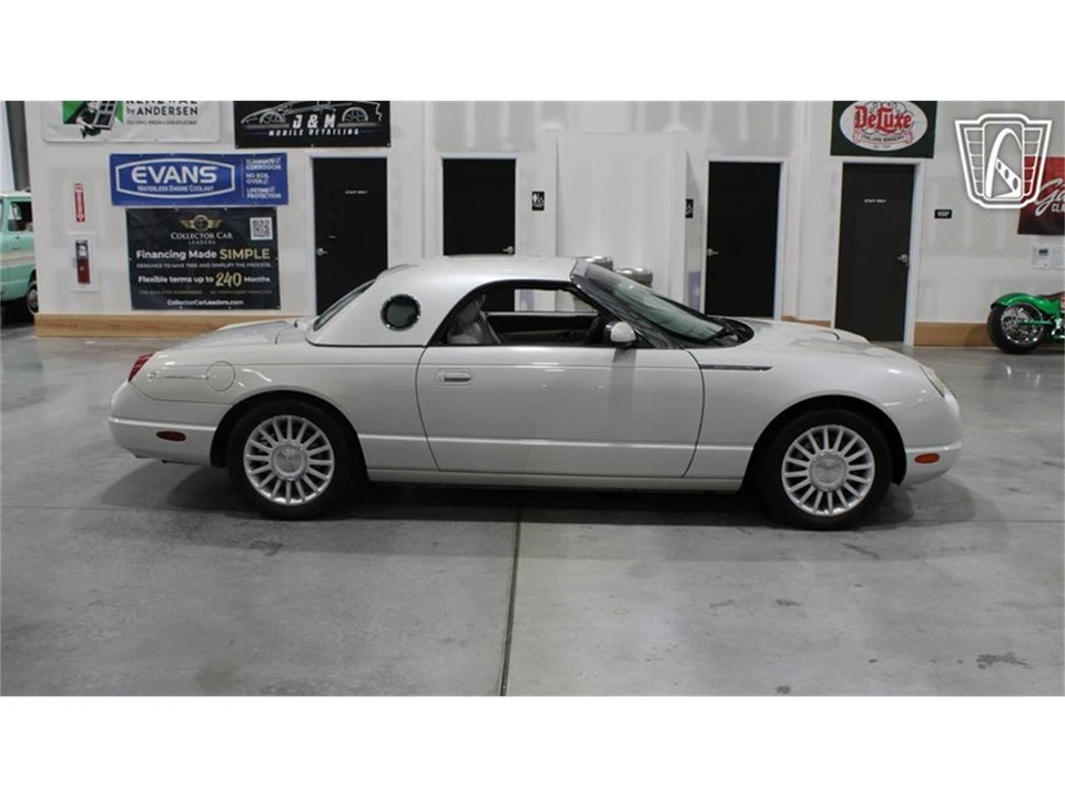 2005 Ford Thunderbird 11th Gen - Image 21 of 31