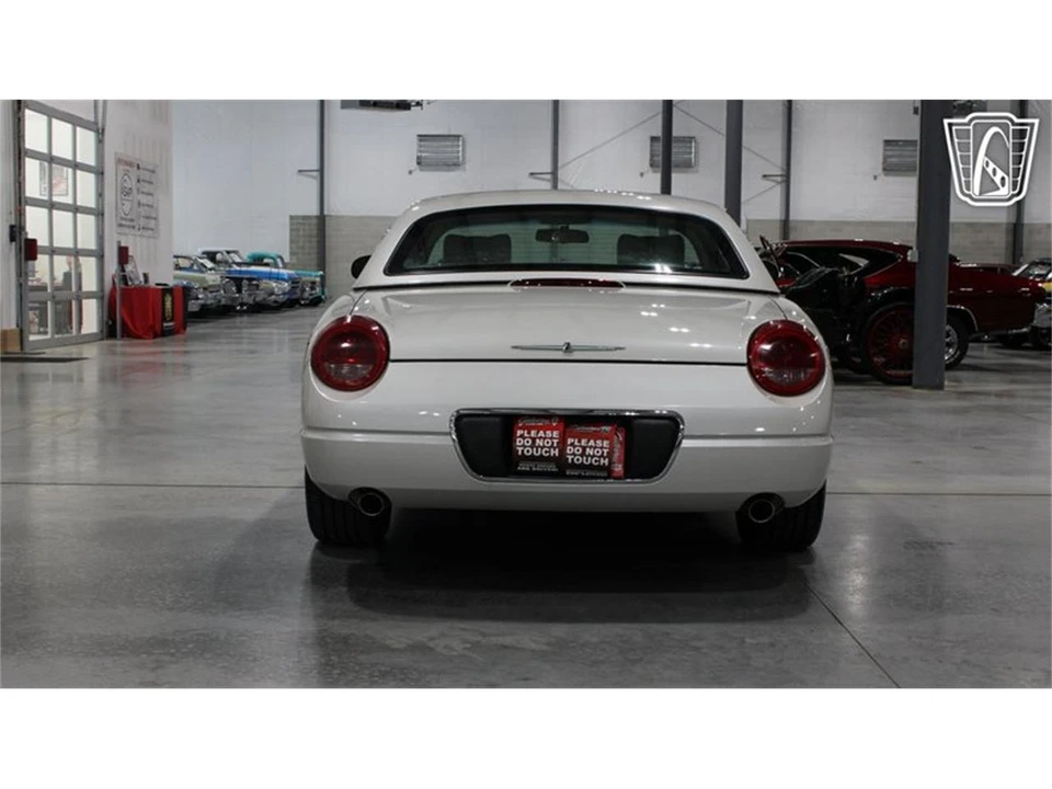 2005 Ford Thunderbird 11th Gen - Image 27 of 31