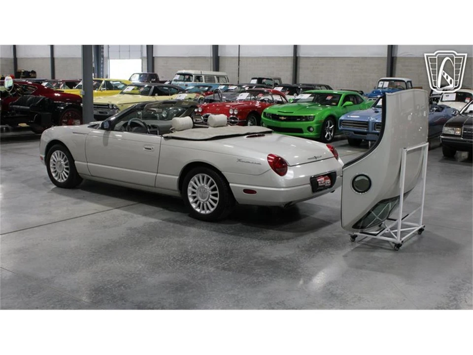 2005 Ford Thunderbird 11th Gen - Image 3 of 31