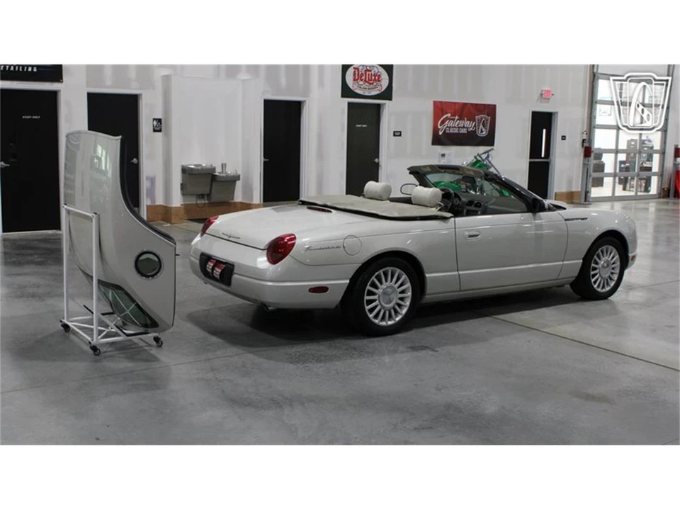 2005 Ford Thunderbird 11th Gen - Image 4 of 31