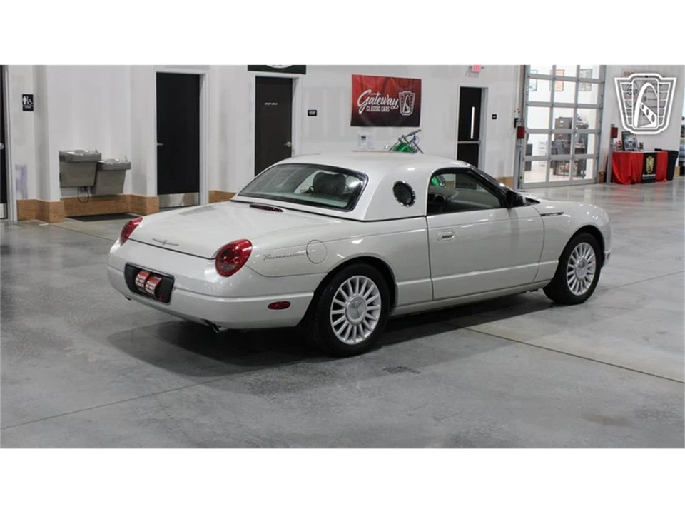 2005 Ford Thunderbird 11th Gen - Image 20 of 31