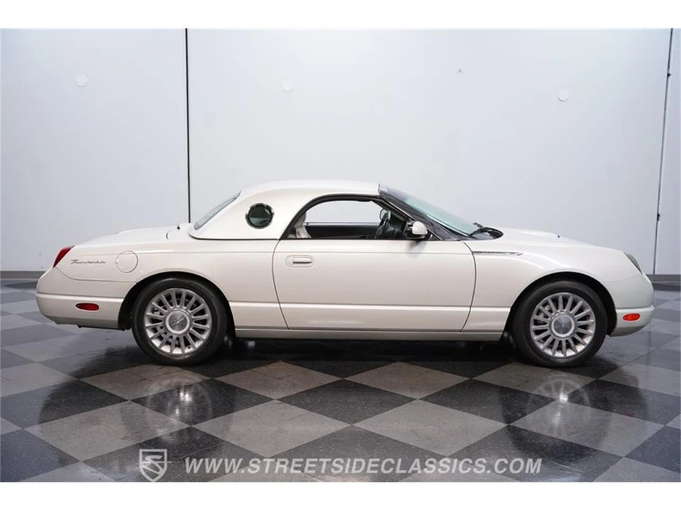 2005 Ford Thunderbird 11th Gen - Image 13 of 31
