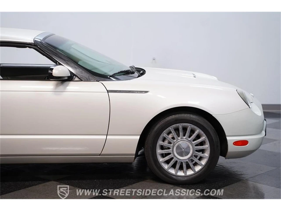 2005 Ford Thunderbird 11th Gen - Image 25 of 31